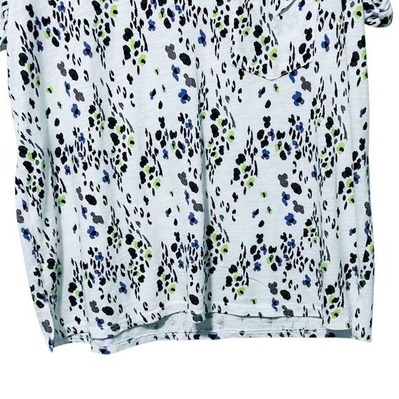 T.LA ANTHROPOLOGIE NWT Short Sleeve Abstract Floral V-Neck T-Shirt M - Picture 4 of 13